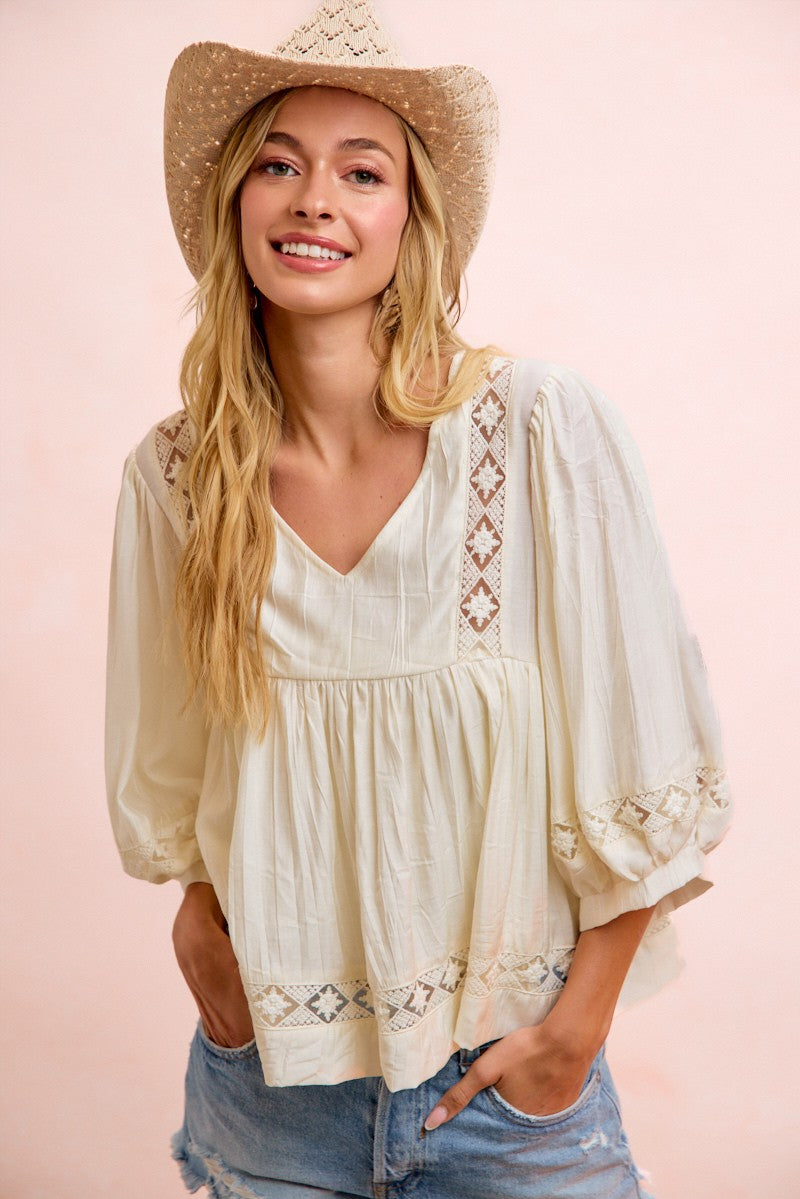 BIBI Crinkle Woven V Neck Top