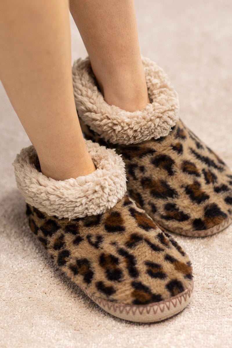 URBANISTA Leopard Slippers