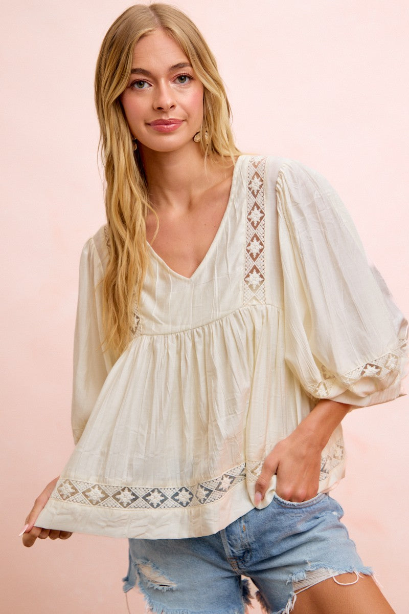 BIBI Crinkle Woven V Neck Top