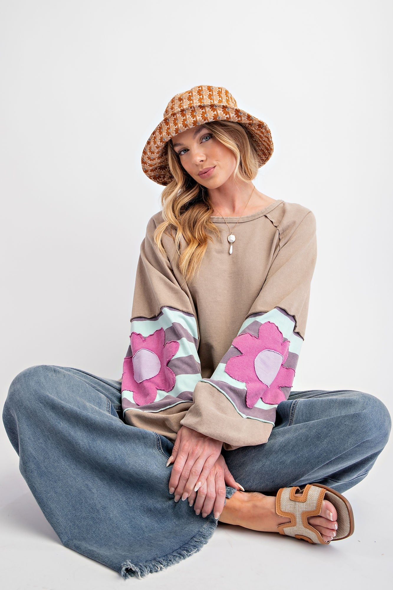 EASEL Flower Patch Washed Pullover