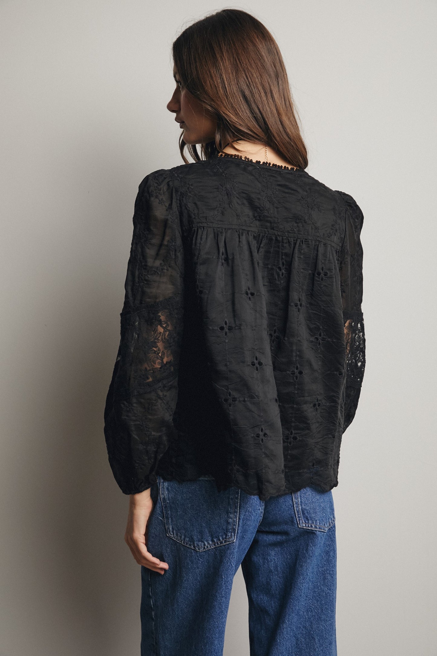 FORTE Embroidered Lace Puff Sleeve Top
