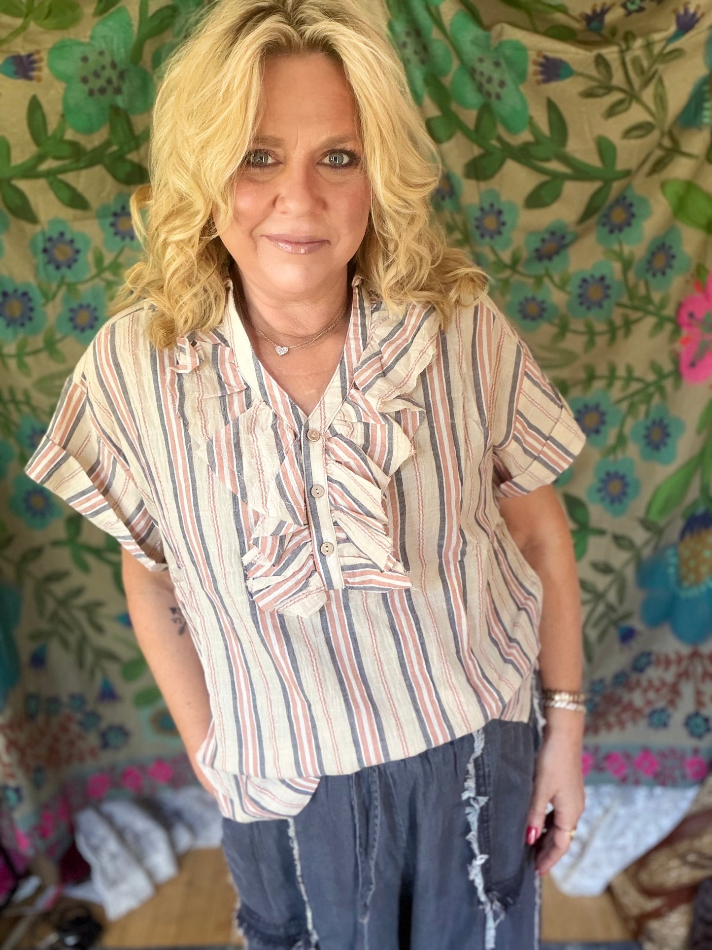 EASEL Crinkle Striped Blouse