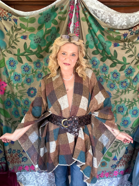 EASEL Plaid Pattern Brushed Hacci Oversized Cape