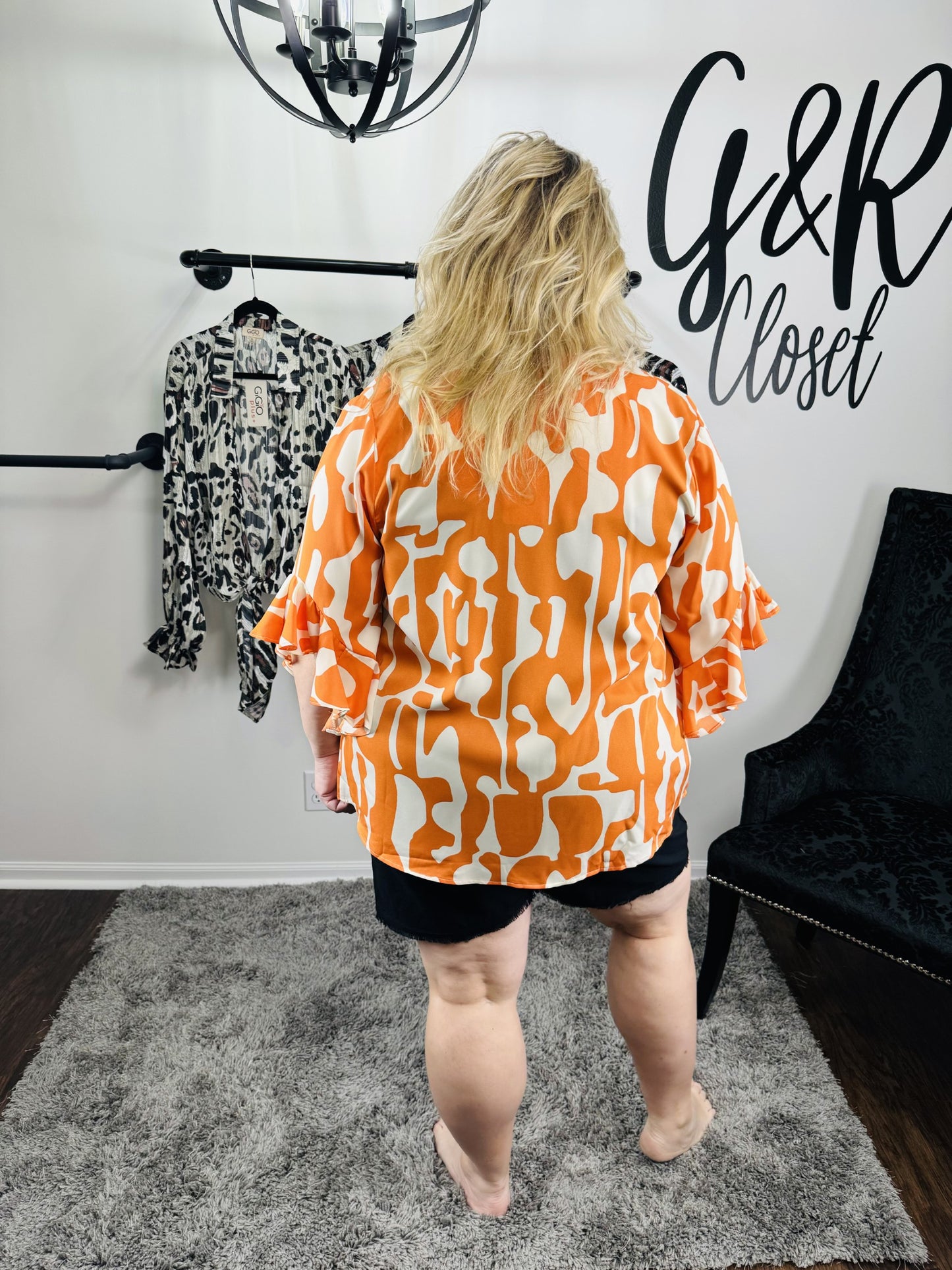 GIGIO Plus Orange Geometric Bell Sleeve Top