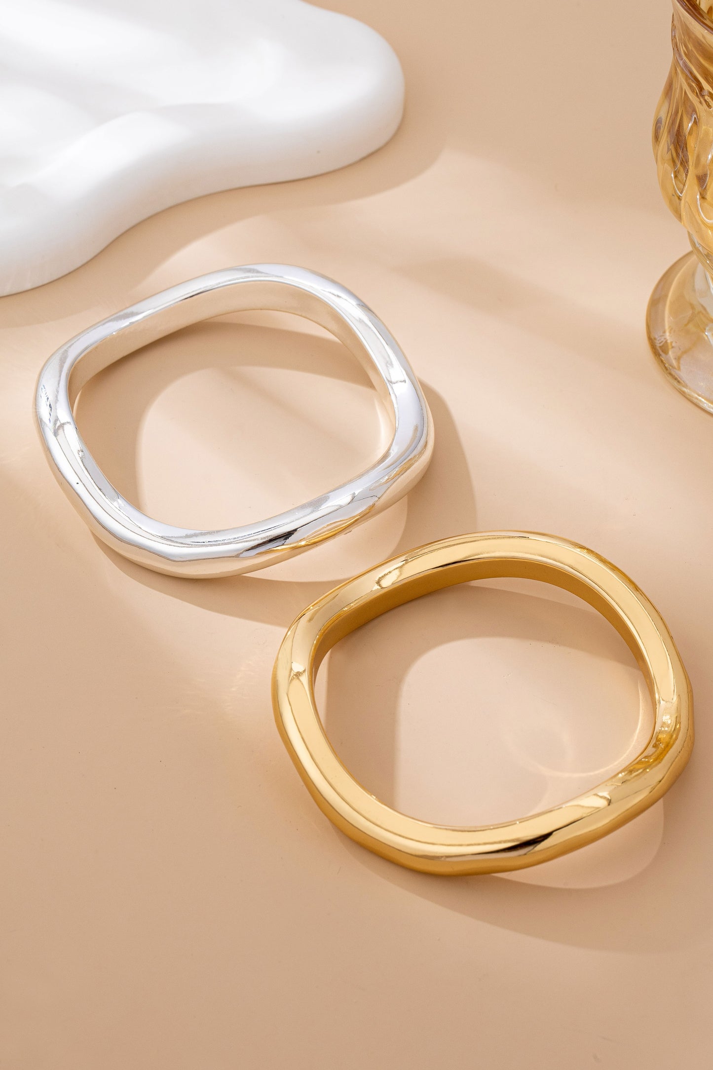 JOSSLYN Two-Tone Wavy Tube Bangle Duo