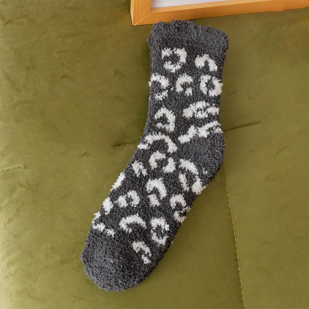 JUDSON Soft Plush Leopard Print Socks