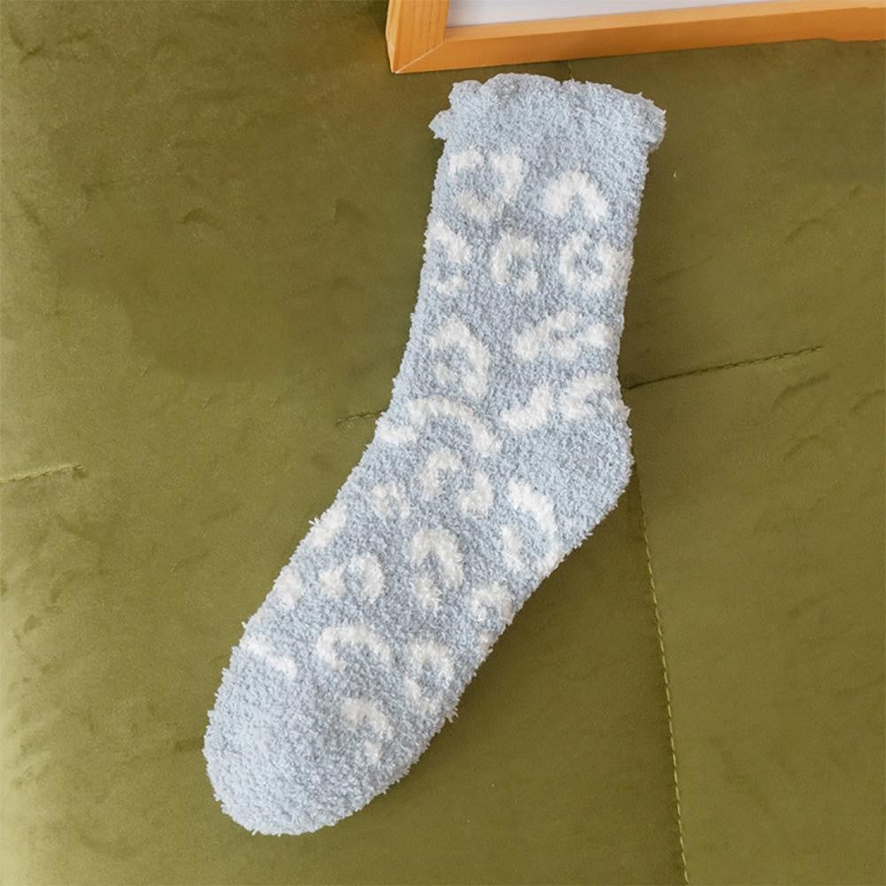 JUDSON Soft Plush Leopard Print Socks