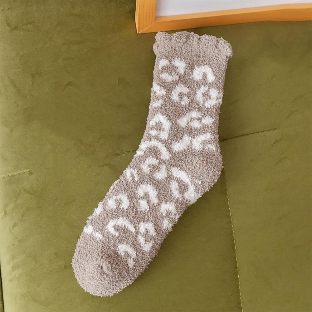 JUDSON Soft Plush Leopard Print Socks