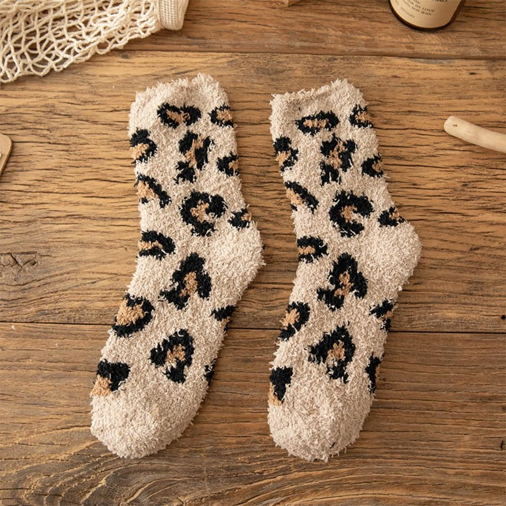 JUDSON Soft Plush Leopard Print Socks