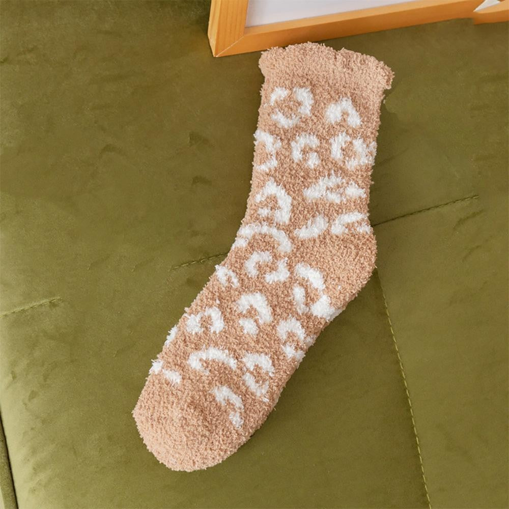 JUDSON Soft Plush Leopard Print Socks