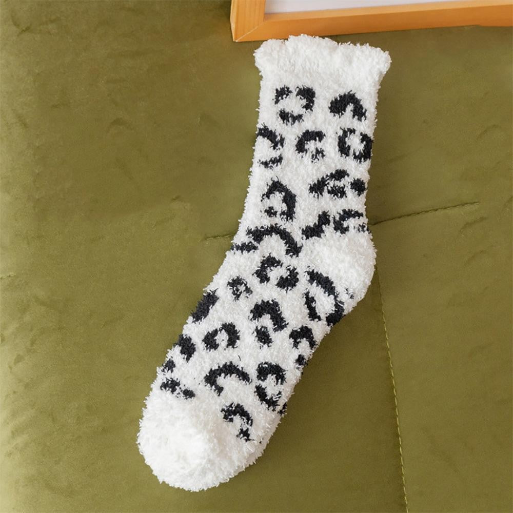 JUDSON Soft Plush Leopard Print Socks