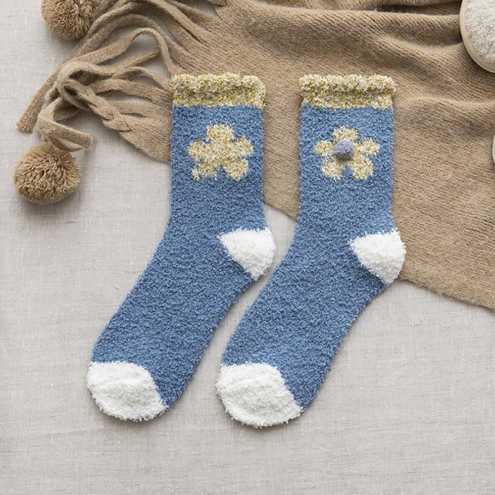 JUDSON Soft Plush Knit Tinsel Flower Socks