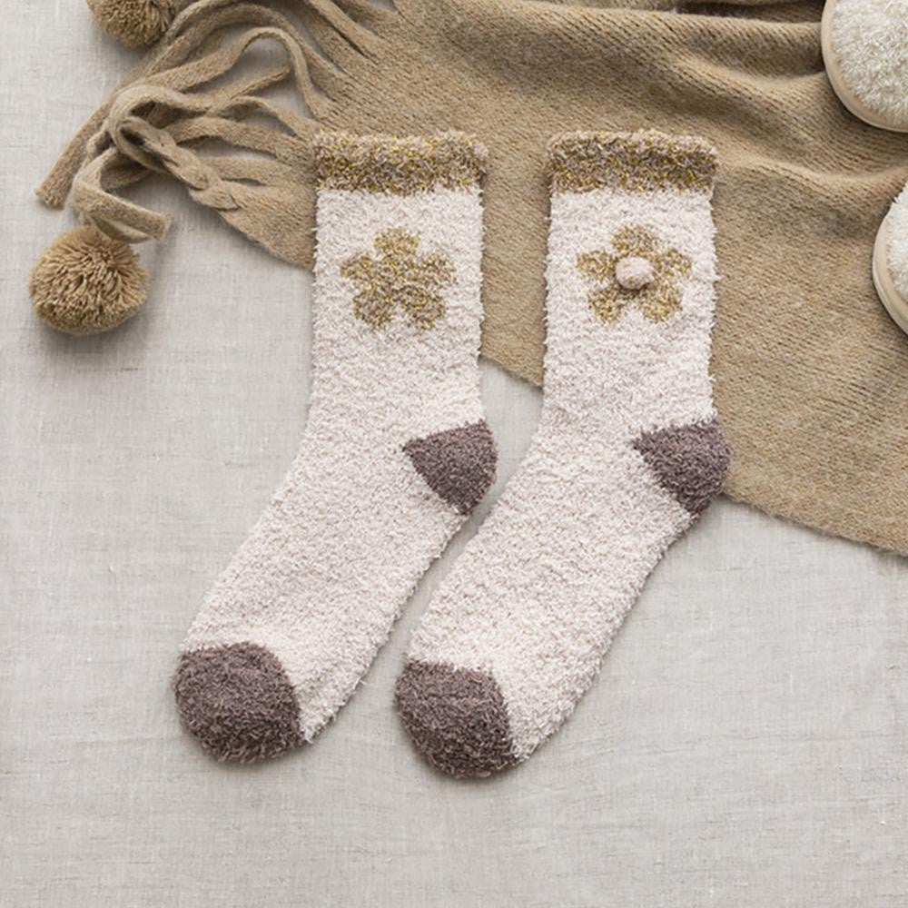 JUDSON Soft Plush Knit Tinsel Flower Socks