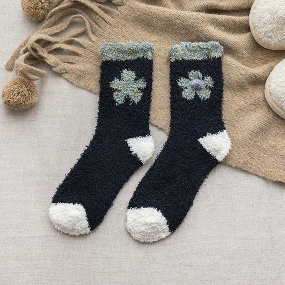 JUDSON Soft Plush Knit Tinsel Flower Socks