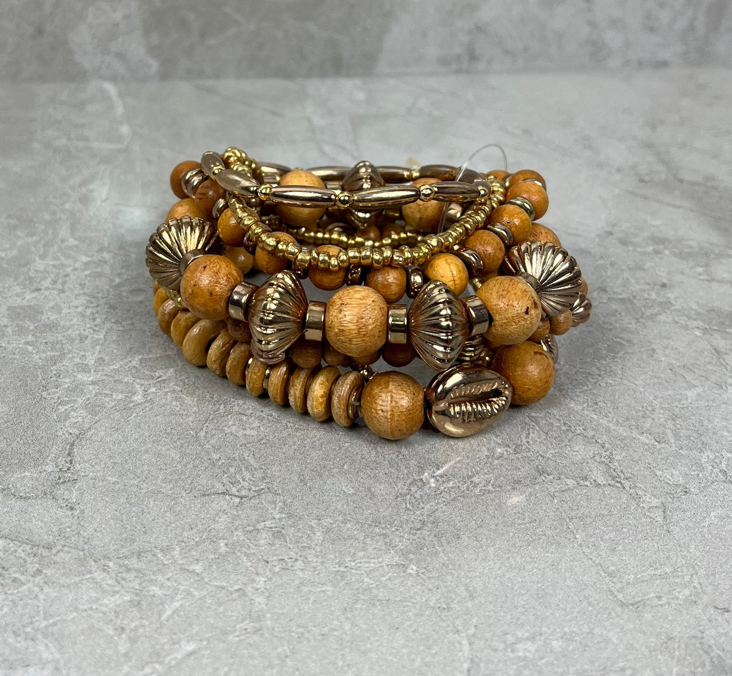 URBANISTA Multi Layered Seashell Beaded Bracelet