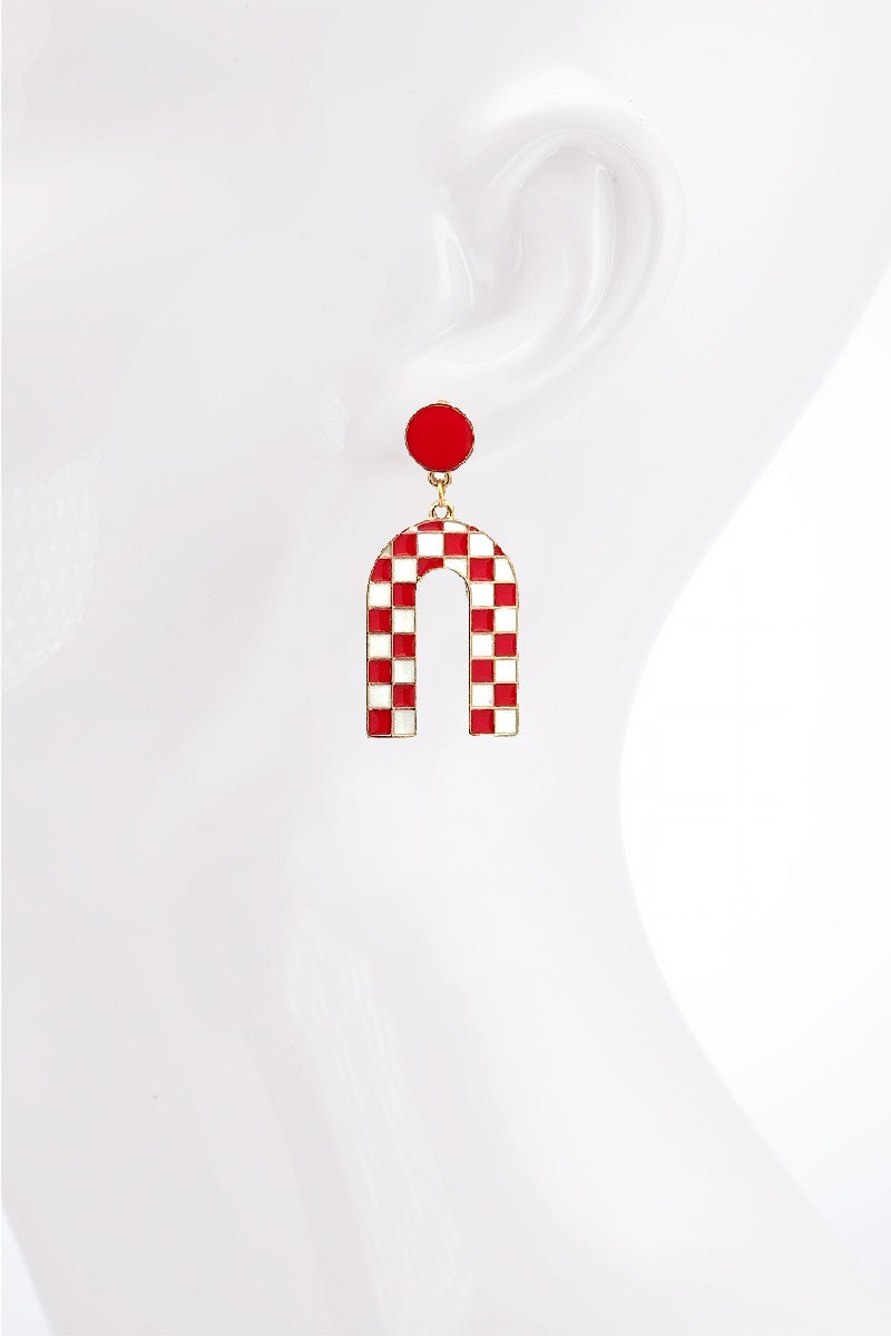 URBANISTA Fuchsia U-Shaped Check Earrings