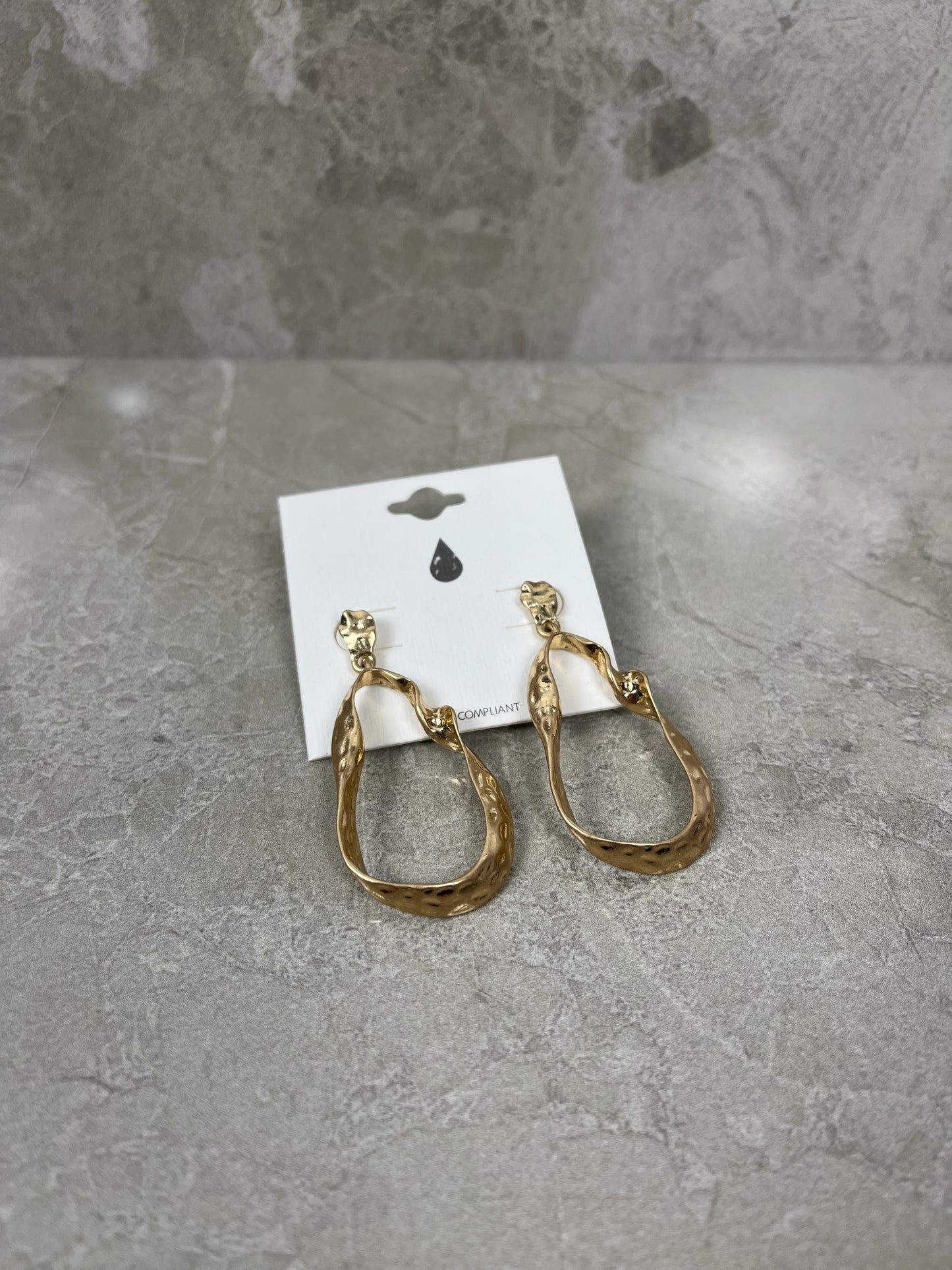 URBANISTA Twist Earrings