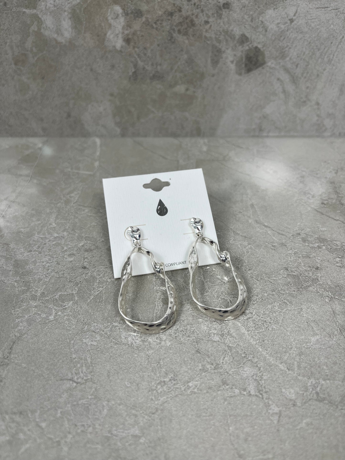 URBANISTA Twist Earrings