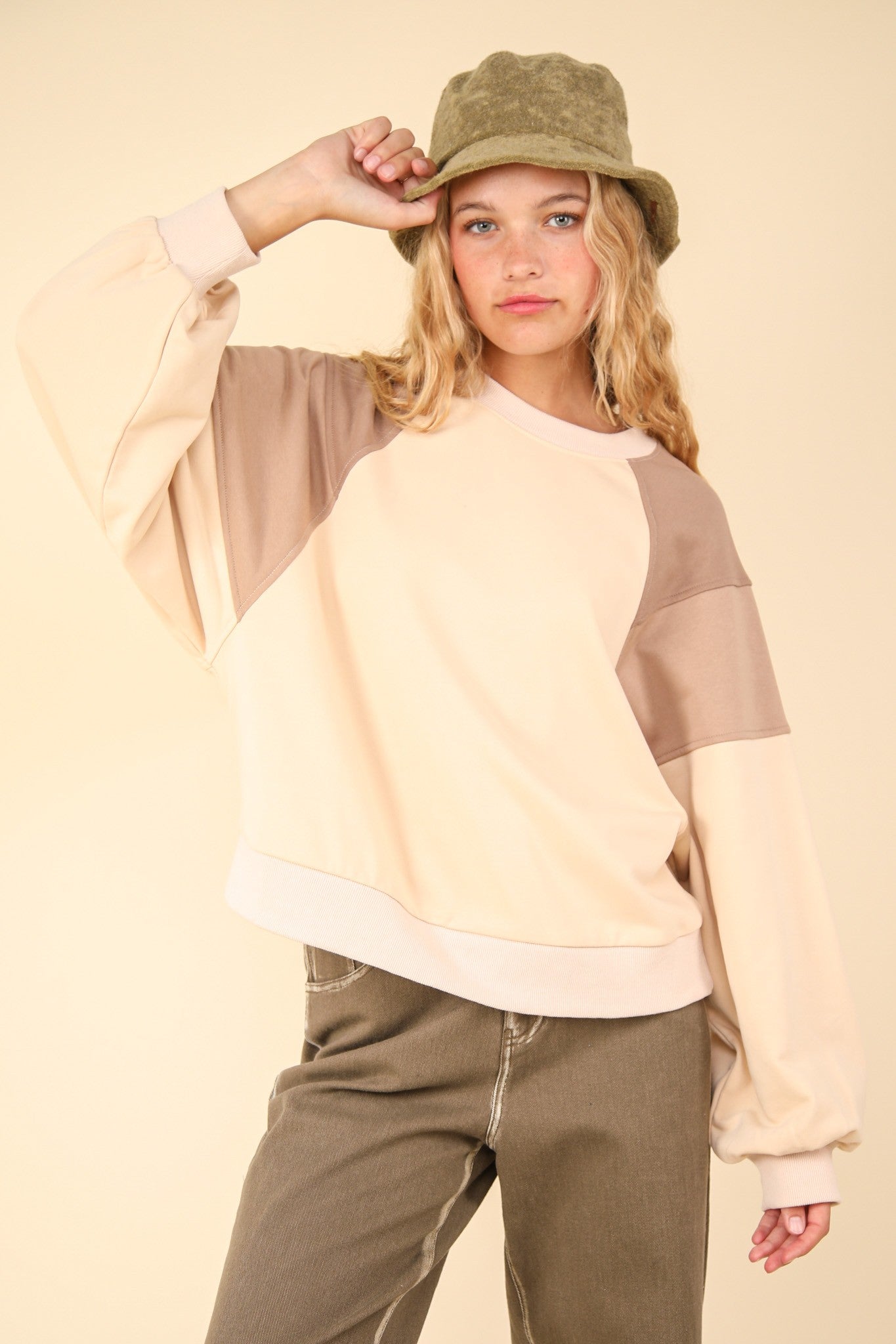 VERY J Ivory Color Block Oversized Top